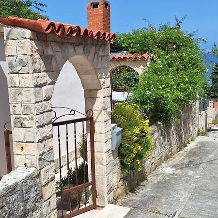 Kuca Za Odmor Skalina - Sea View Villa Splitska Kültér fotó