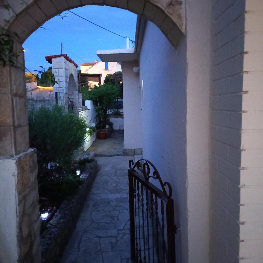 Kuca Za Odmor Skalina - Sea View Villa Splitska Kültér fotó